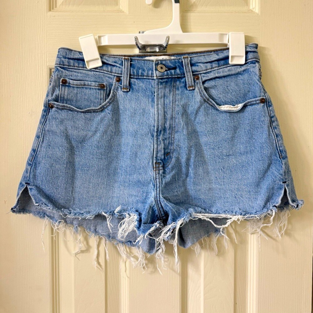 Abercrombie & Fitch The Mom Short High Rise Light Wash Cutoff Denim Shorts 6/28